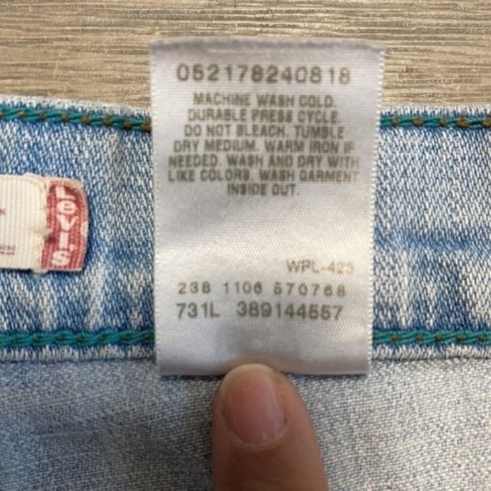 Levi’s Vintage High Rise Denim Shorts Light Wash Size 12 - Picture 4 of 10